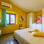 Casa Baia Vignola 度假居 *