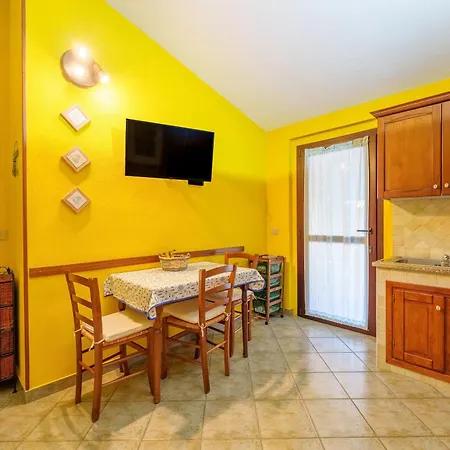 Semesterbostad Casa Baia Vignola Aglientu