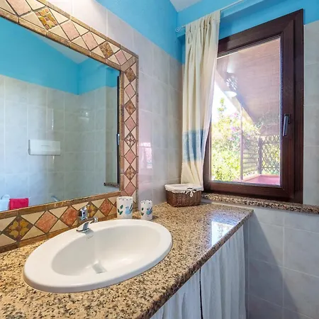 Casa Baia Vignola Vakantiehuis Aglientu